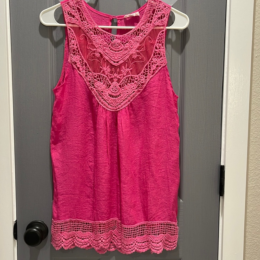 Sleeveless boutique top